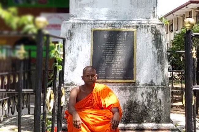 Buddhist monk begins protest fast demanding reinstatement of ex-President Mahindassecurity