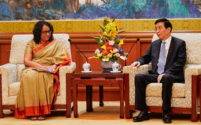 PM Harini meets Chinas top political advisor in Beijing