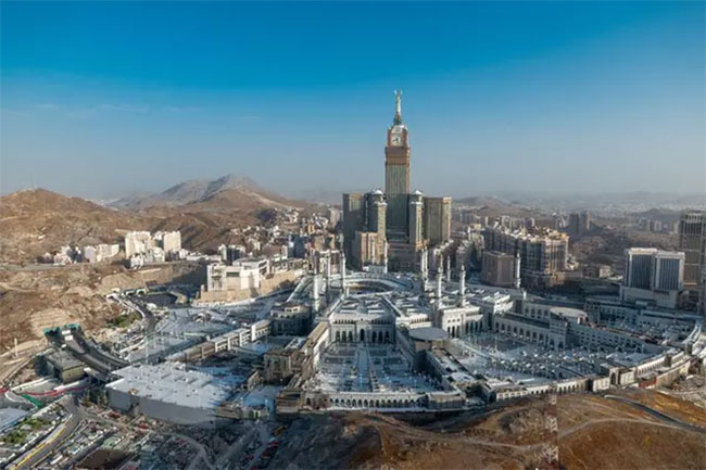 Saudi crown prince announces major Mecca development