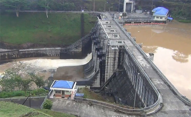 Several spill gates of Rajanganaya and Angamuwa tanks opened Several spill gates of Rajanganaya and Angamuwa tanks opened