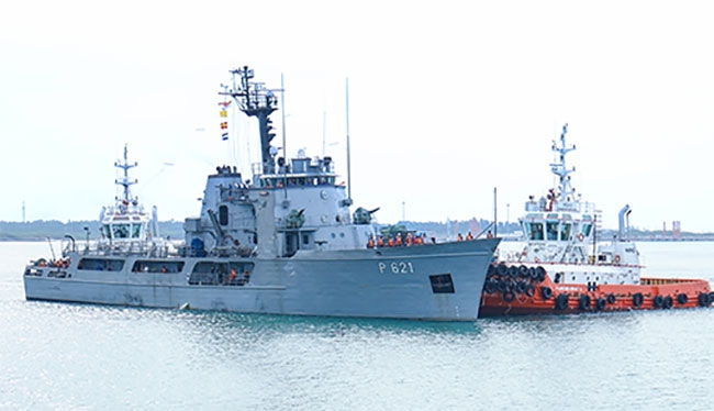 Navy rescues crew from distressed Merchant Vessel MV Integrity Star Navy rescues crew from distressed Merchant Vessel MV Integrity Star