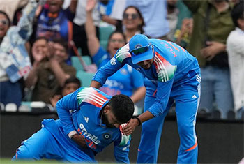 Indias Shreyas Iyer admitted to ICU after an injury in Australia