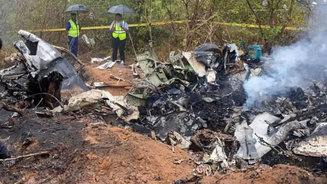 Tourist plane crash in Kenya kills 11 on board Tourist plane crash in Kenya kills 11 on board