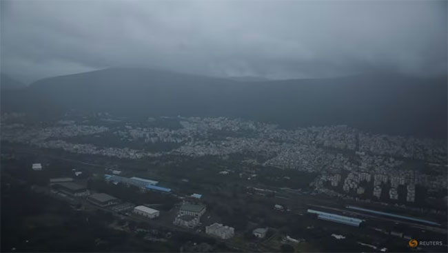 Cyclone Montha slams India s southern coast Cyclone Montha slams India s southern coast