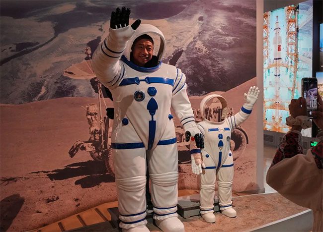 China says it’s on track to land astronauts on the moon by 2030 ahead of space station mission