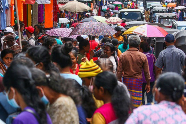 Sri Lanka’s population growing at a slower pace, data suggests