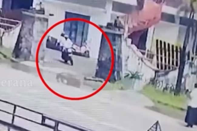 Weligama PS chairman murder- Motorcycle used in shooting found abandoned Weligama PS chairman murder- Motorcycle used in shooting found abandoned