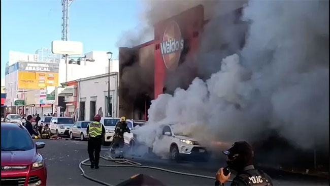 Blaze at Mexico store kills 23, including children