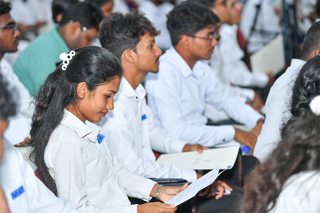 A’L Exam top achievers felicitated by President s Fund in Badulla