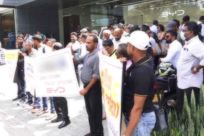 Protest over delay in releasing BYD vehicles from customs