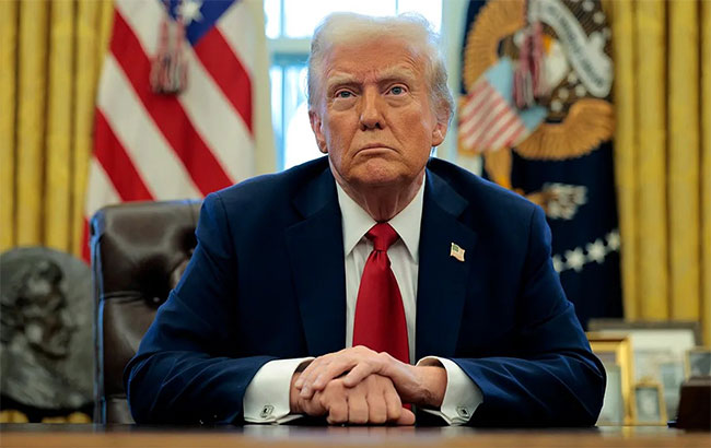 Donald Trump blasts Democrats as government shutdown becomes longest ever