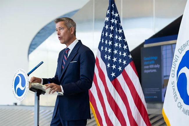 US to cut flights at 40 airports if shutdown doesn t end, transportation secretary warns