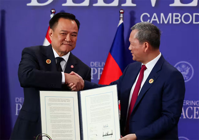 Thailand suspends Cambodia peace deal