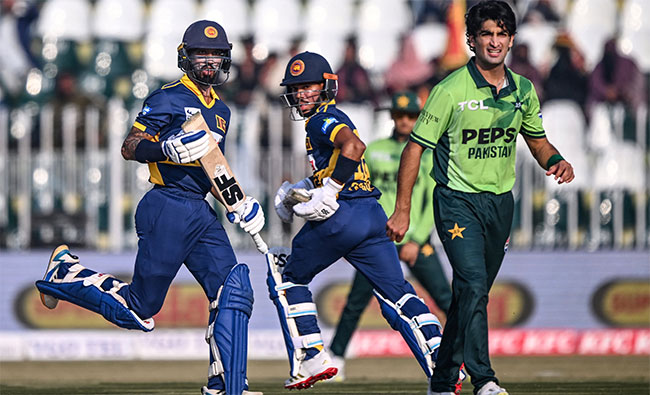 Sri Lanka posts 288/8 against Pakistan in 2nd ODI