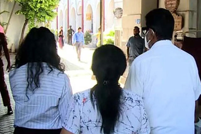 Ex-minister Keheliya and family served indictments over three cases Ex-minister Keheliya and family served indictments over three cases