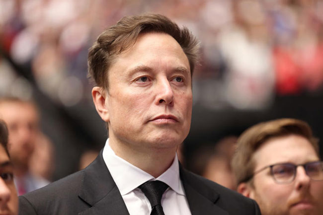 Elon Musk reclaims top spot as worlds richest as Larry Ellisons $101B AI gain evaporates
