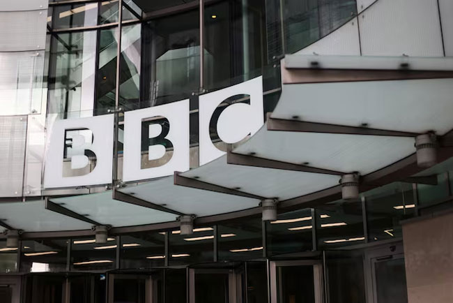 BBC determined to fight  Trump defamation claim