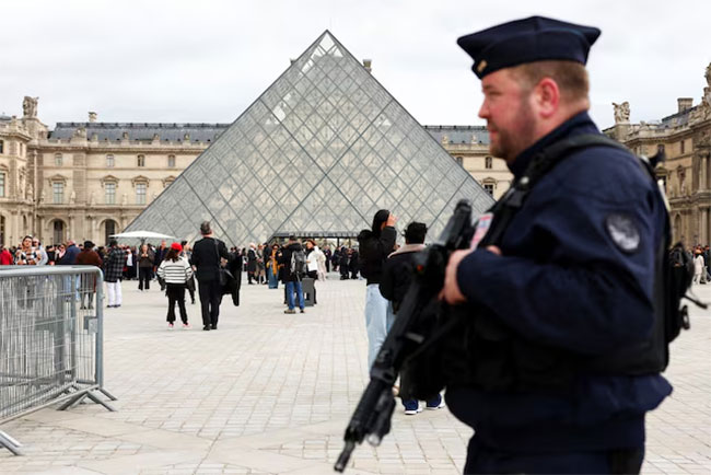 Louvre museum to add 100 external cameras by 2026 after heist exposed security flaws