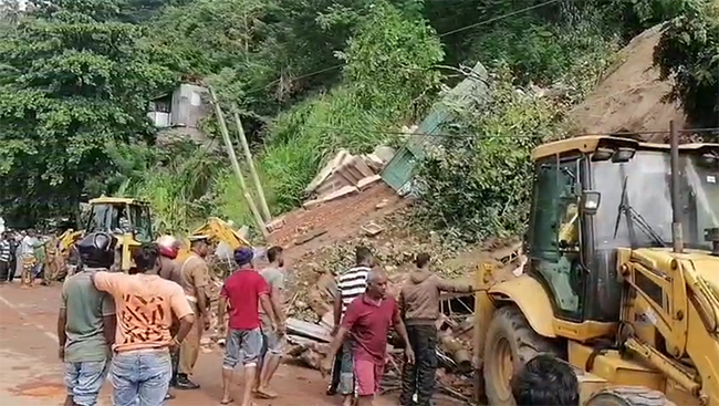 Kadugannawa landslide death toll rises to 4 as two more bodies recovered 