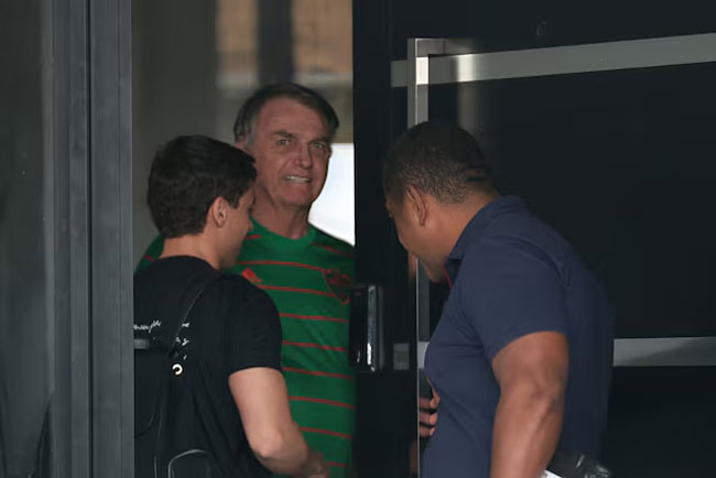 Brazils ex-president Bolsonaro detained by police ahead of vigil