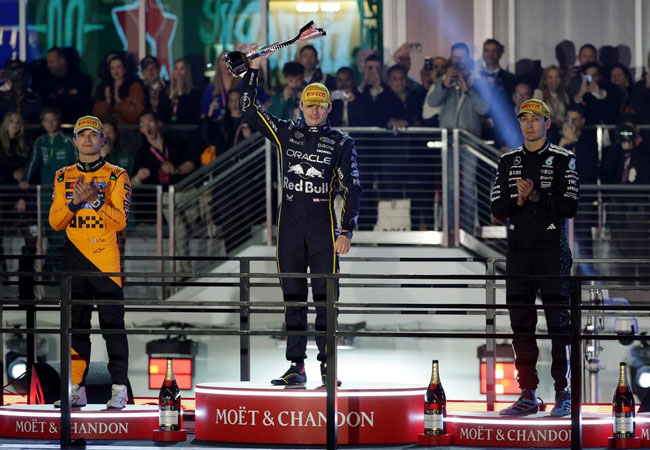 Verstappen wins in Vegas but Norris edges closer to F1 title