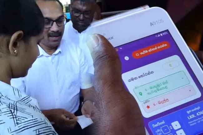 Bus fare payment service using bank cards officially launched 