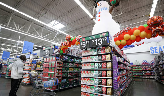 Record US Black Friday crowds to find fewer bargains amid high prices