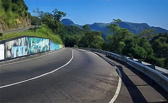Kandy-Mahiyanganaya main road closed for traffic from Medamahanuwara to Hasalaka 