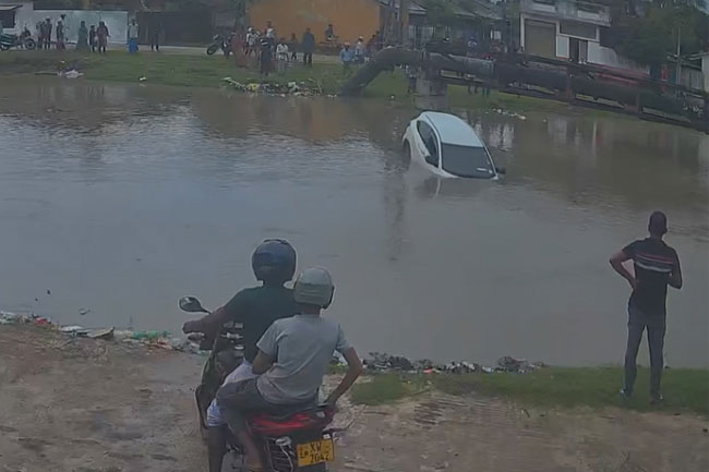 Three killed after car falls into canal in Sainthamaruthu