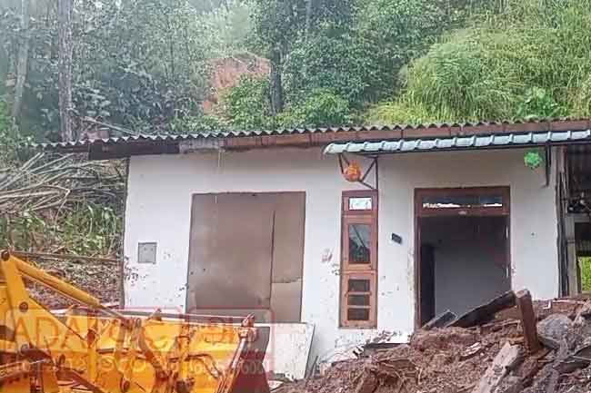 Landslide strikes house in Nawalapitiya, killing three including an infant