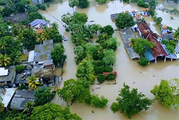 Access roads to Nuwara Eliya and Anuradhapura cities obstructed 