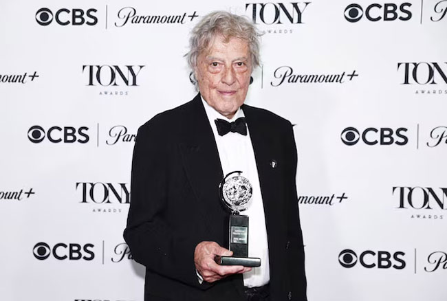 Tom Stoppard, playwright who dazzled with verbal gymnastics, dies aged 88
