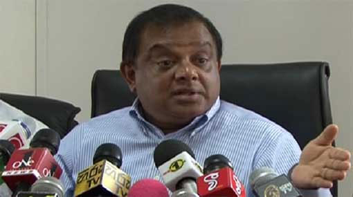 Former Minister C.B. Rathnayake arrives at Bribery Commission