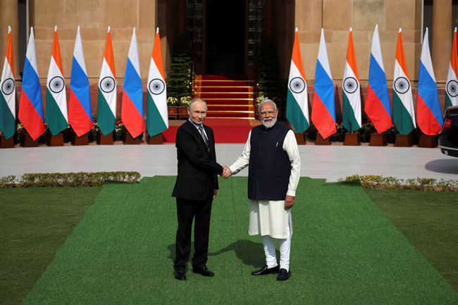 Putin and Modi discuss trade, peace in New Delhi summit