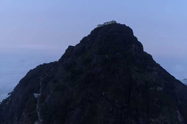 Police issue safety advisory for pilgrims visiting Sri Pada 