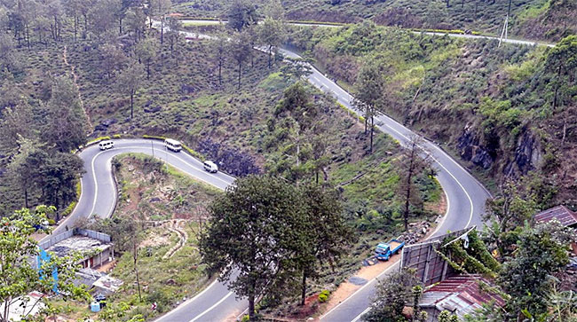 President calls for report on damaged roads in Nuwara Eliya