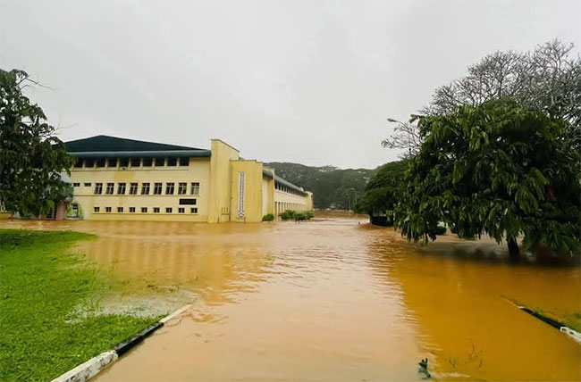 PM assures full support to rebuild flood-hit Peradeniya University