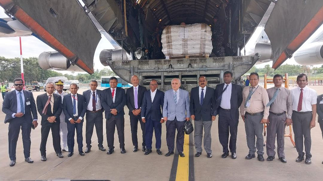 Russia s first aircraft carrying 35 tons of humanitarian aid arrives in Sri Lanka