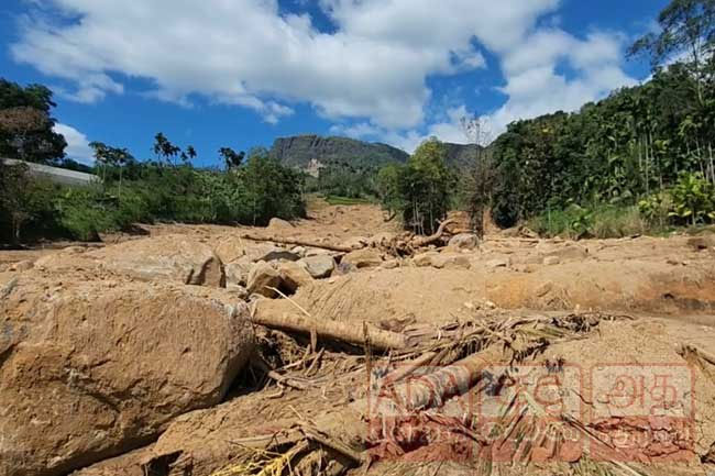Landslide red warnings issued to 37 DS divisions in four districts extended
