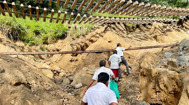 Transport Minister inspects damaged Balana section of Upcountry railway line