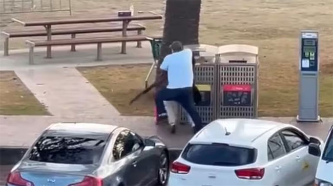 Bystander who tackled armed man at Sydneys Bondi Beach shooting hailed as hero