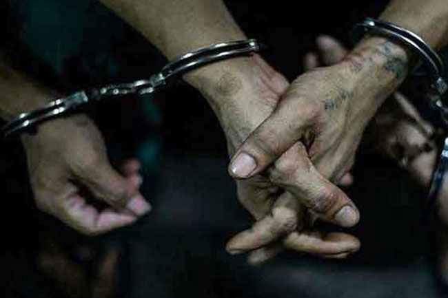 6 including 2 women arrested for illegal excavations in Puthukudiyiruppu