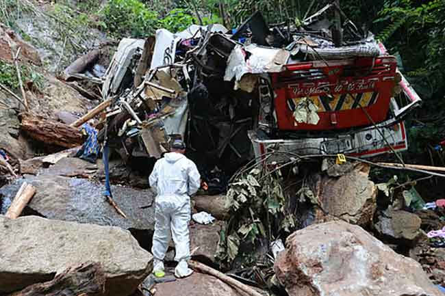 School bus accident in Colombia kills 17, injures 20