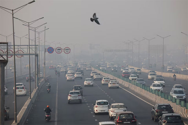 Delhi restricts vehicles, office attendance in bid to curb pollution