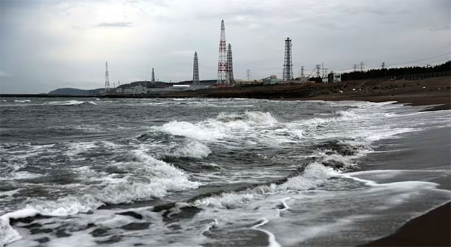 Japan prepares to restart world�s biggest nuclear plant, 15 years after Fukushima