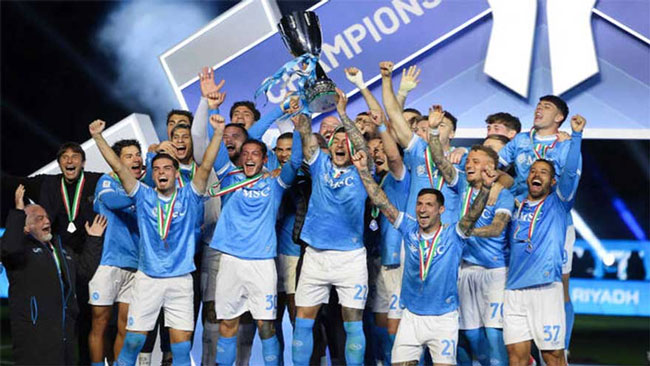 Napoli beat Bologna to lift Italian Super Cup