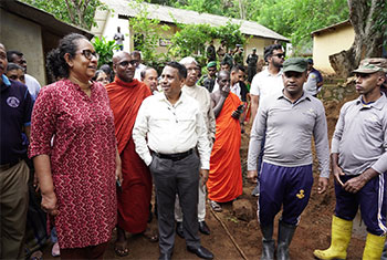 PM inspects cyclone-damaged schools...
