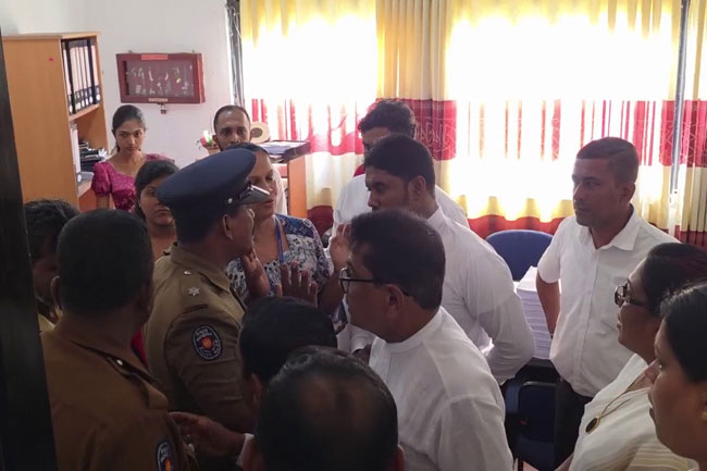 Opposition calls revote on Galle MC s budget after mayor leaves