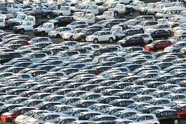 Sri Lanka vehicle importers urge tax relief amid post-disaster sales decline