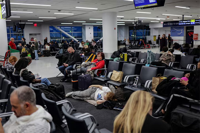 US airlines cancel over 1,000 flights due to winter storm Devin